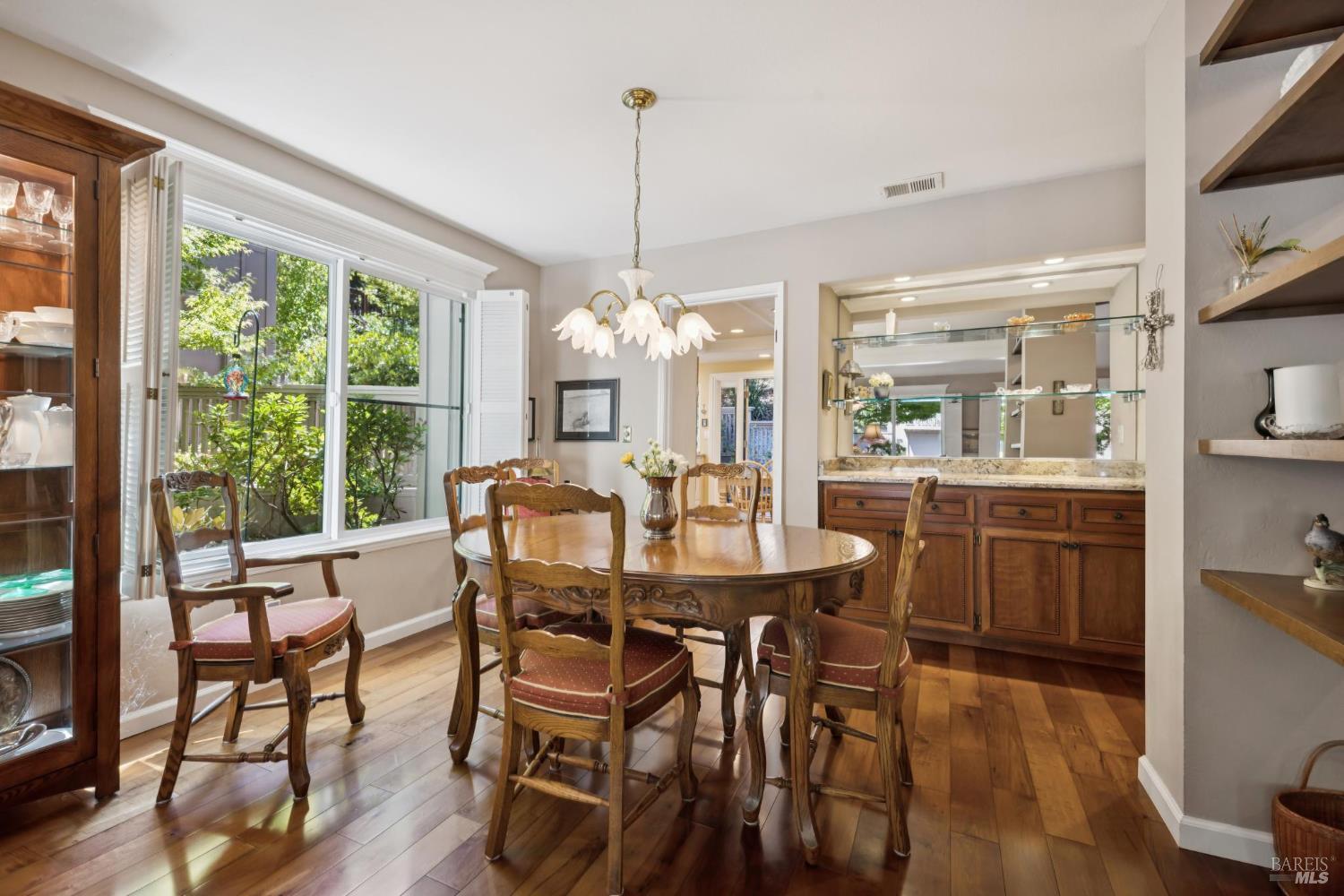 Detail Gallery Image 16 of 48 For 12 Eagle Gap Rd, Novato,  CA 94949 - 4 Beds | 2/1 Baths