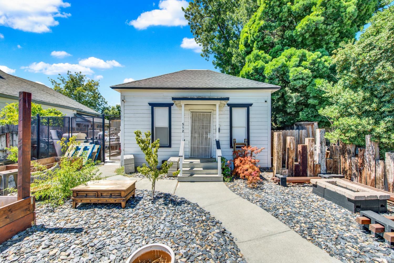Detail Gallery Image 7 of 27 For 512 Davis St, Vacaville,  CA 95688 - 2 Beds | 2 Baths