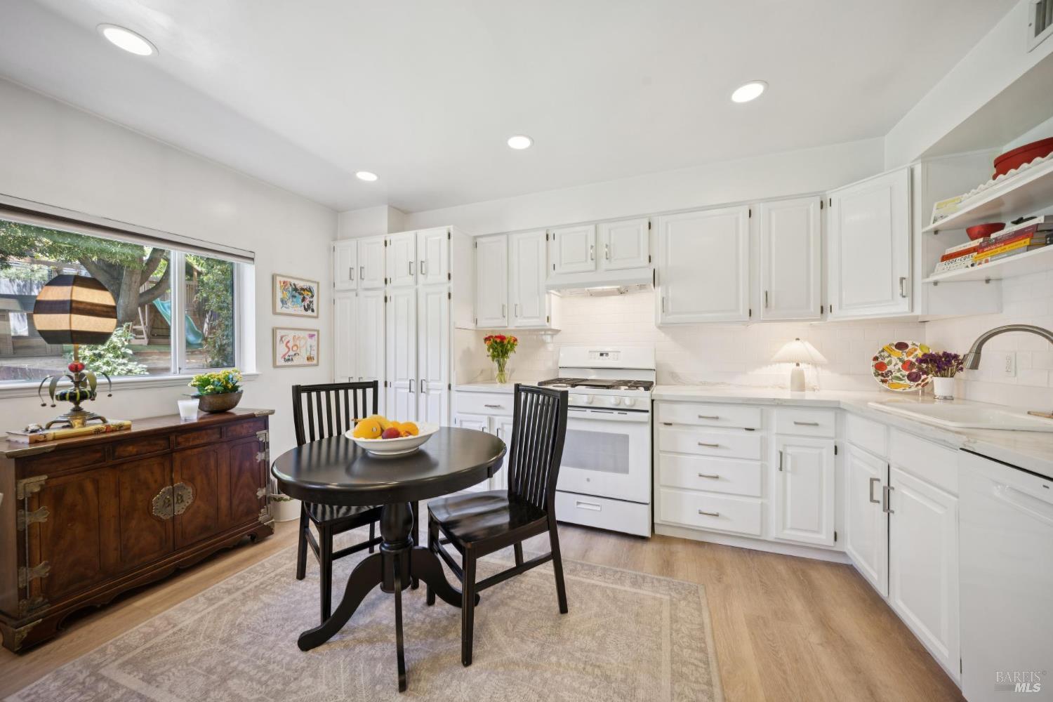 Detail Gallery Image 36 of 47 For 31 Knoll Ln, Mill Valley,  CA 94941 - – Beds | – Baths