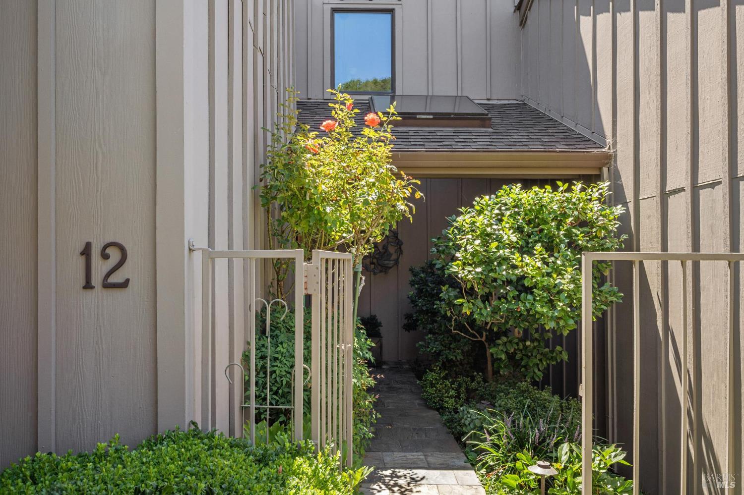 Detail Gallery Image 5 of 48 For 12 Eagle Gap Rd, Novato,  CA 94949 - 4 Beds | 2/1 Baths