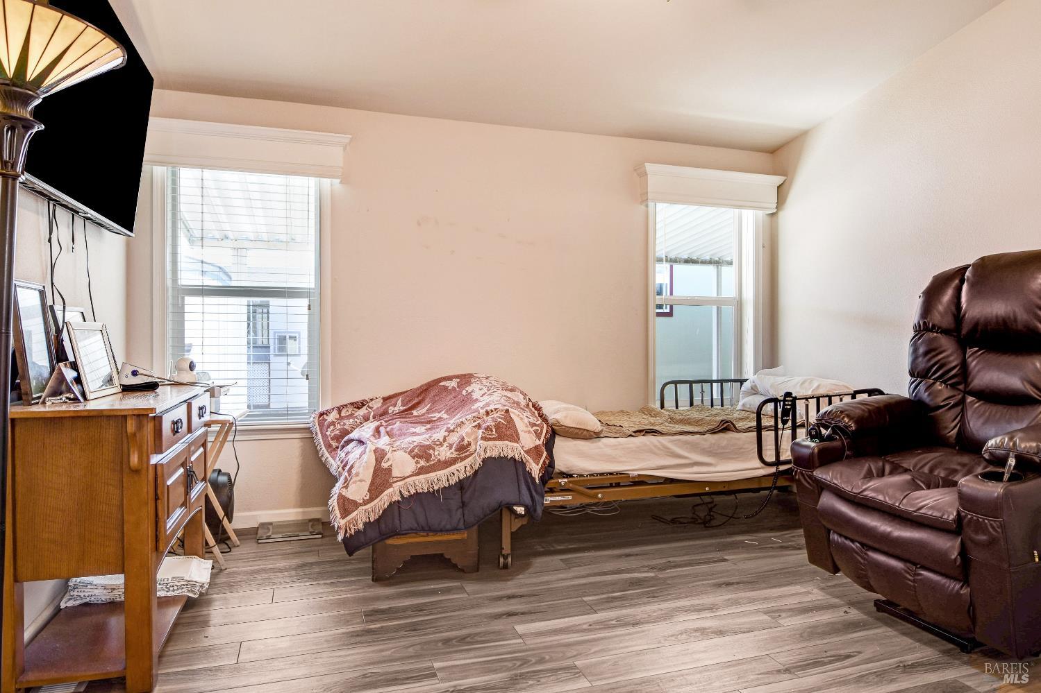 Detail Gallery Image 13 of 34 For 317 Tammy Way, Napa,  CA 94558 - 3 Beds | 2 Baths