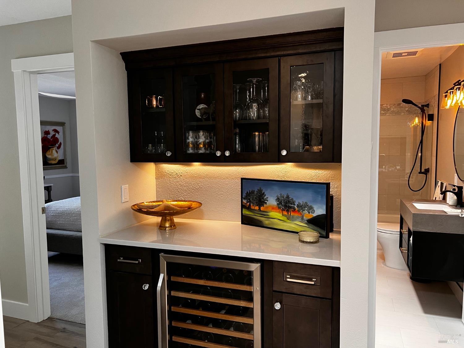Detail Gallery Image 3 of 14 For 135 Vineyard Cir, Yountville,  CA 94599 - 2 Beds | 2 Baths