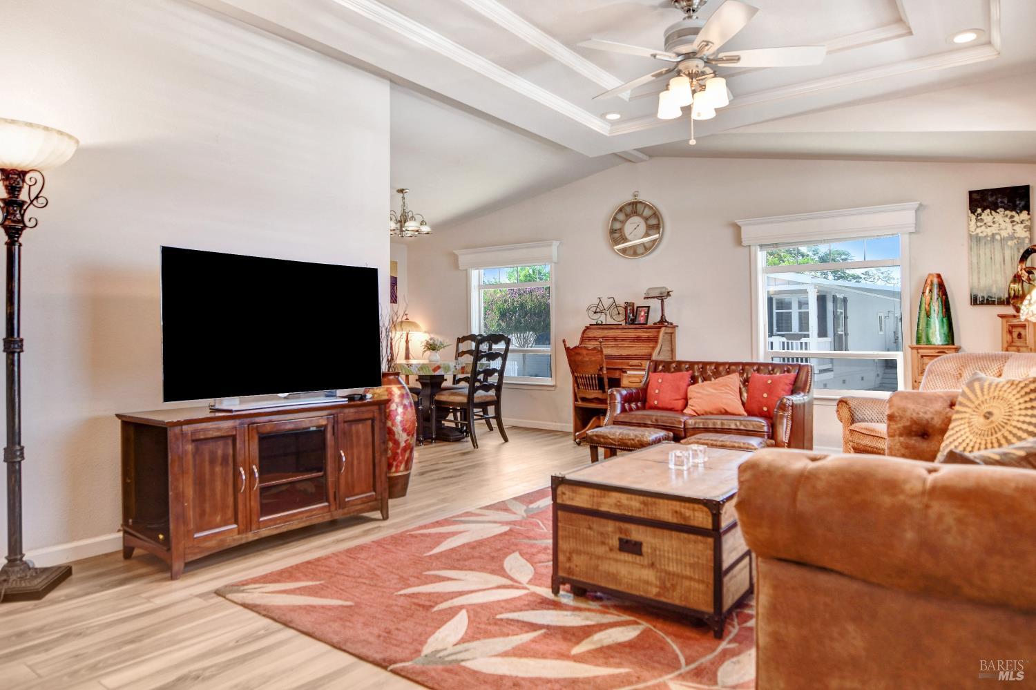 Detail Gallery Image 4 of 34 For 317 Tammy Way, Napa,  CA 94558 - 3 Beds | 2 Baths