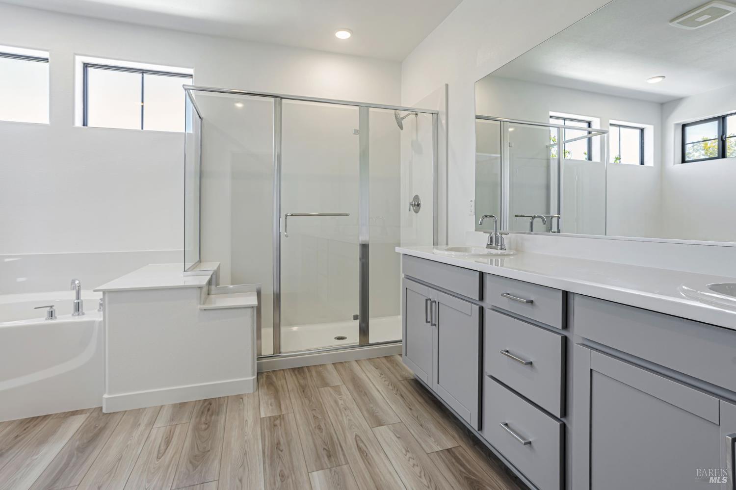 Detail Gallery Image 8 of 12 For 9037 Camino Colegio St, Rohnert Park,  CA 94928 - 4 Beds | 3 Baths