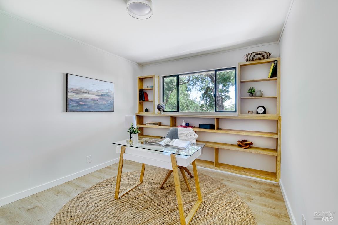Detail Gallery Image 29 of 54 For 76 Oak Springs Dr, San Anselmo,  CA 94960 - 5 Beds | 3/1 Baths