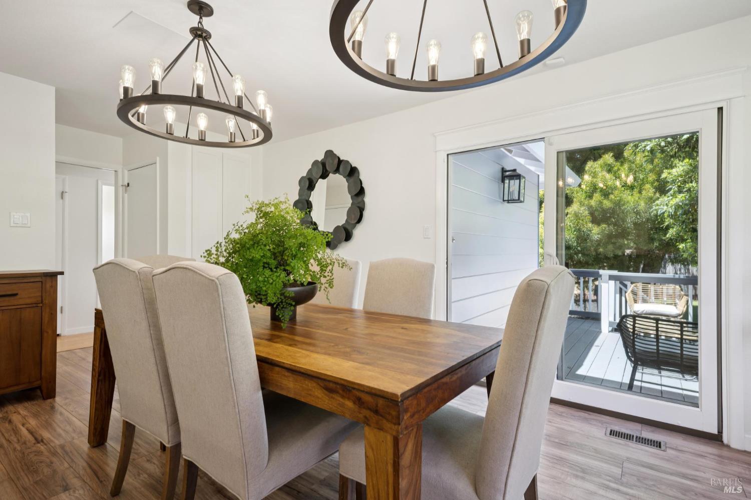 Detail Gallery Image 12 of 47 For 31 Knoll Ln, Mill Valley,  CA 94941 - – Beds | – Baths