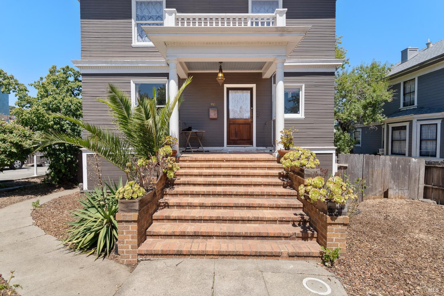 Detail Gallery Image 3 of 35 For 910 Virginia St, Vallejo,  CA 94590 - 3 Beds | 1/1 Baths