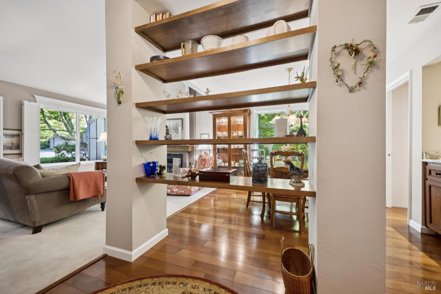 Detail Gallery Image 9 of 48 For 12 Eagle Gap Rd, Novato,  CA 94949 - 4 Beds | 2/1 Baths