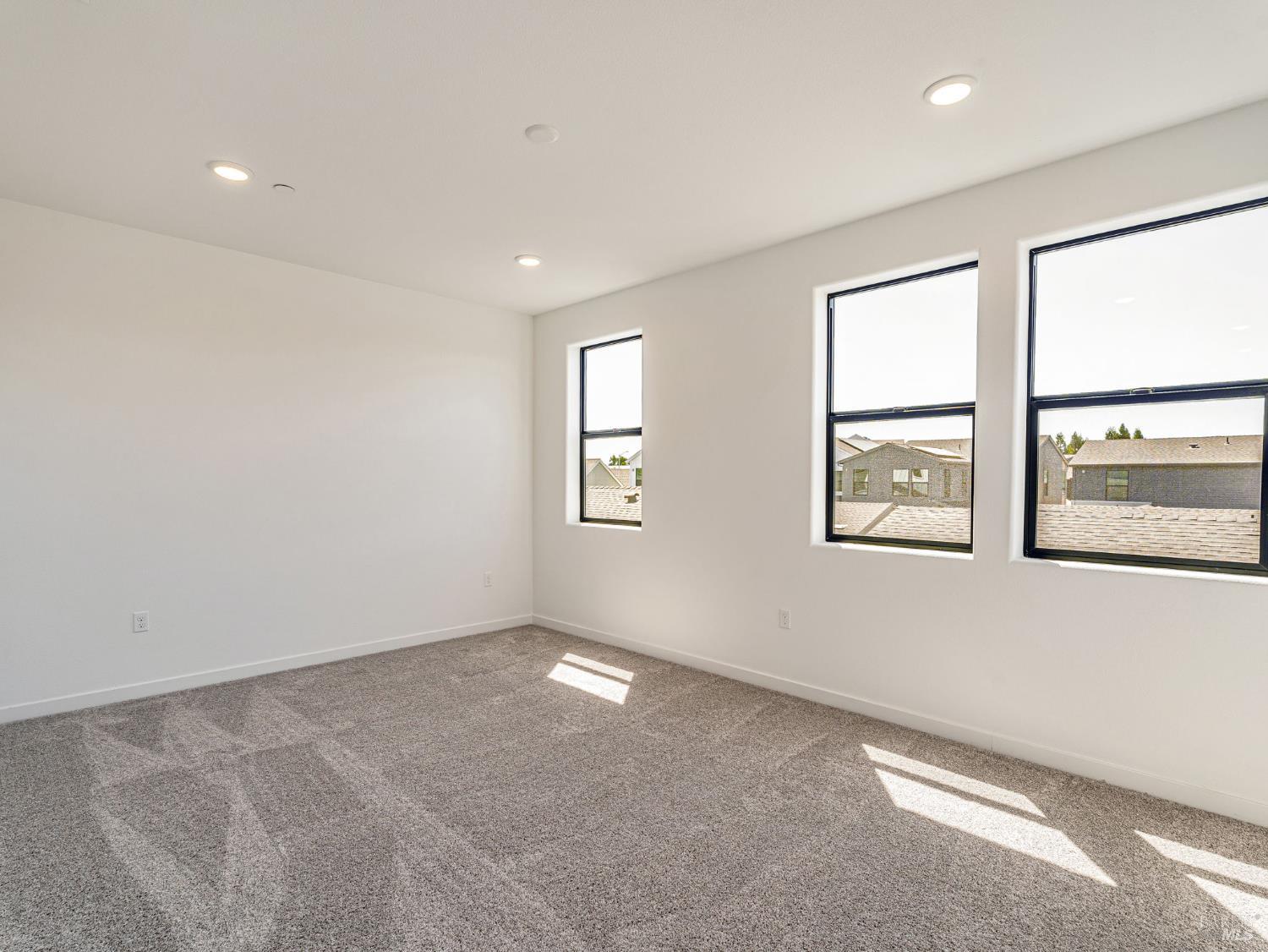 Detail Gallery Image 6 of 11 For 9029 Camino Colegio Rd, Rohnert Park,  CA 94928 - 4 Beds | 3 Baths