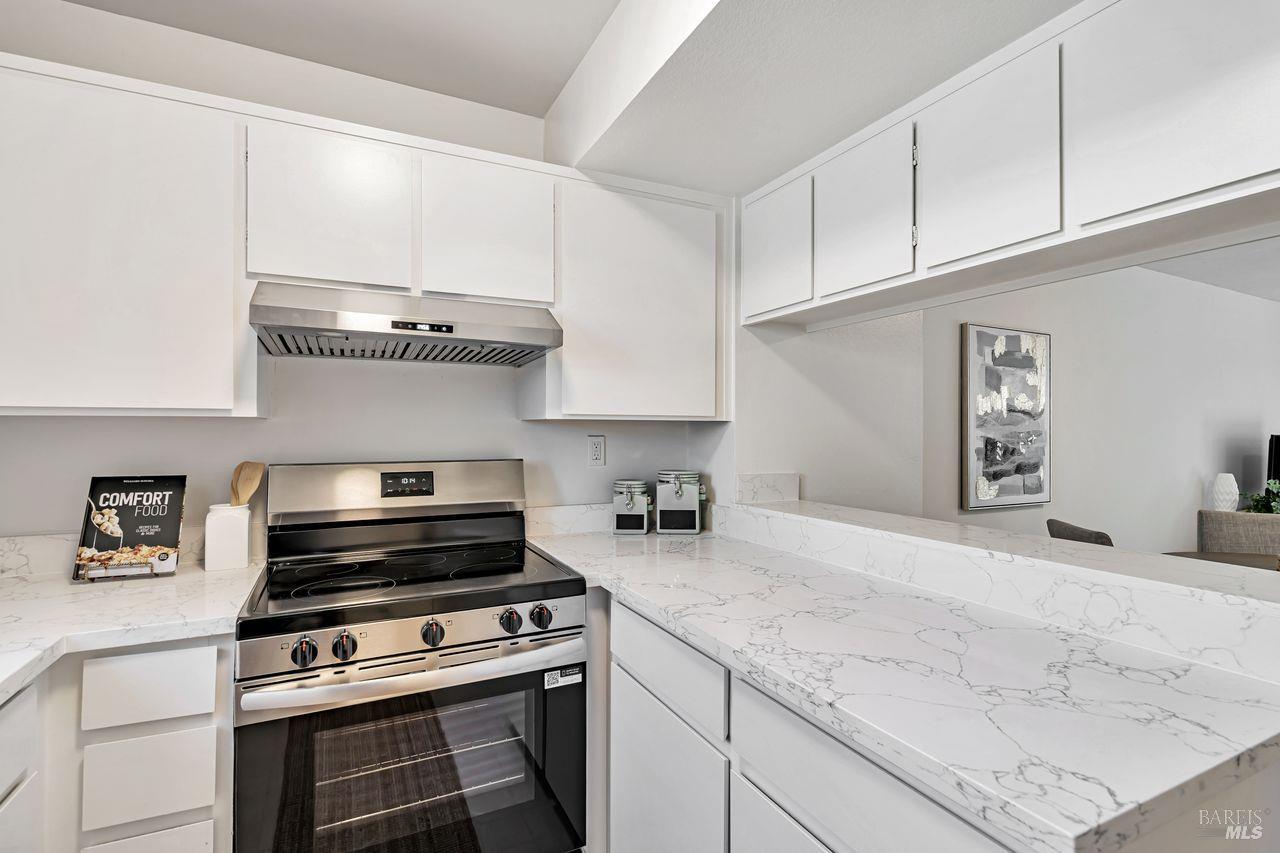 Detail Gallery Image 12 of 36 For 1267 Valley Oak Ct #F,  Novato,  CA 94947 - 3 Beds | 1/1 Baths