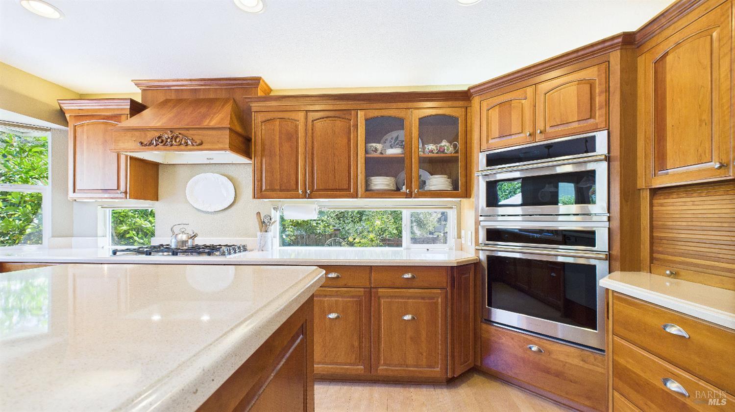 Detail Gallery Image 8 of 63 For 5212 Beaumont Way, Santa Rosa,  CA 95409 - 3 Beds | 2/1 Baths