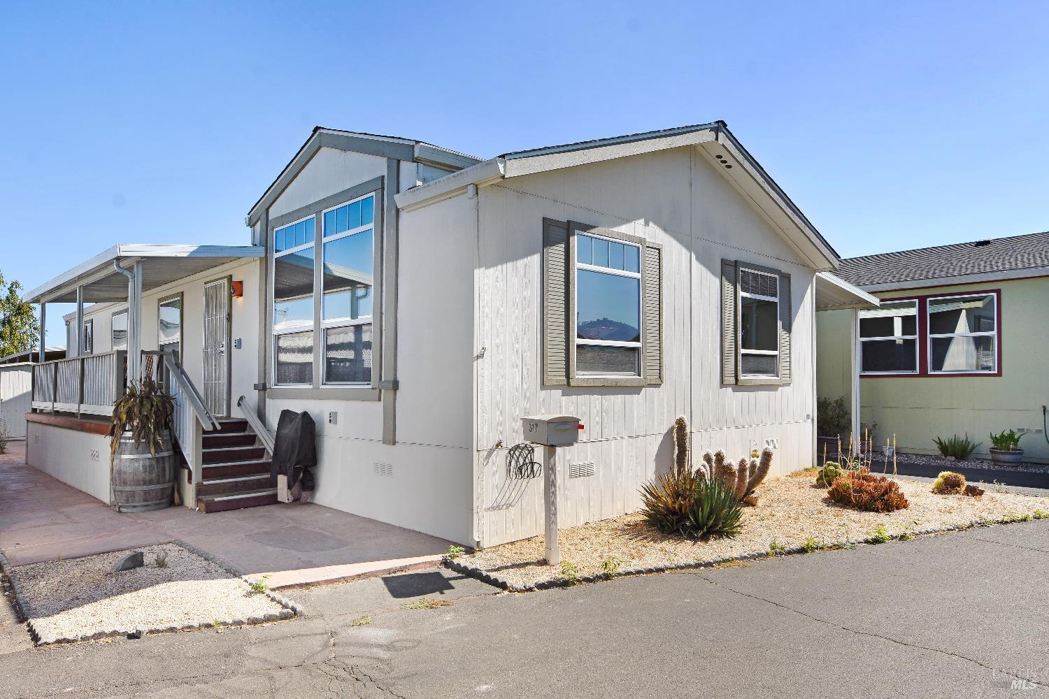 Detail Gallery Image 1 of 34 For 317 Tammy Way, Napa,  CA 94558 - 3 Beds | 2 Baths