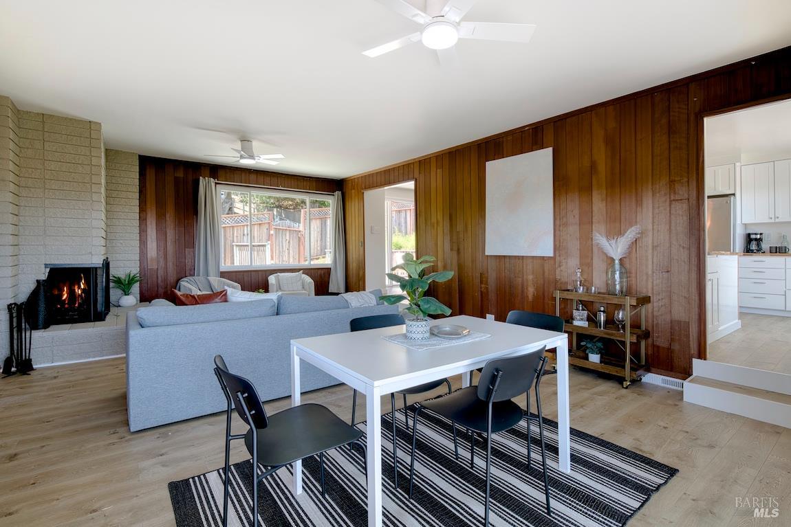 Detail Gallery Image 4 of 54 For 76 Oak Springs Dr, San Anselmo,  CA 94960 - 5 Beds | 3/1 Baths