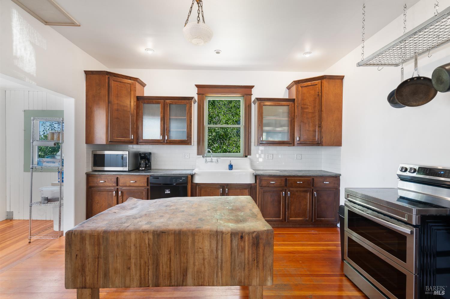 Detail Gallery Image 15 of 35 For 910 Virginia St, Vallejo,  CA 94590 - 3 Beds | 1/1 Baths