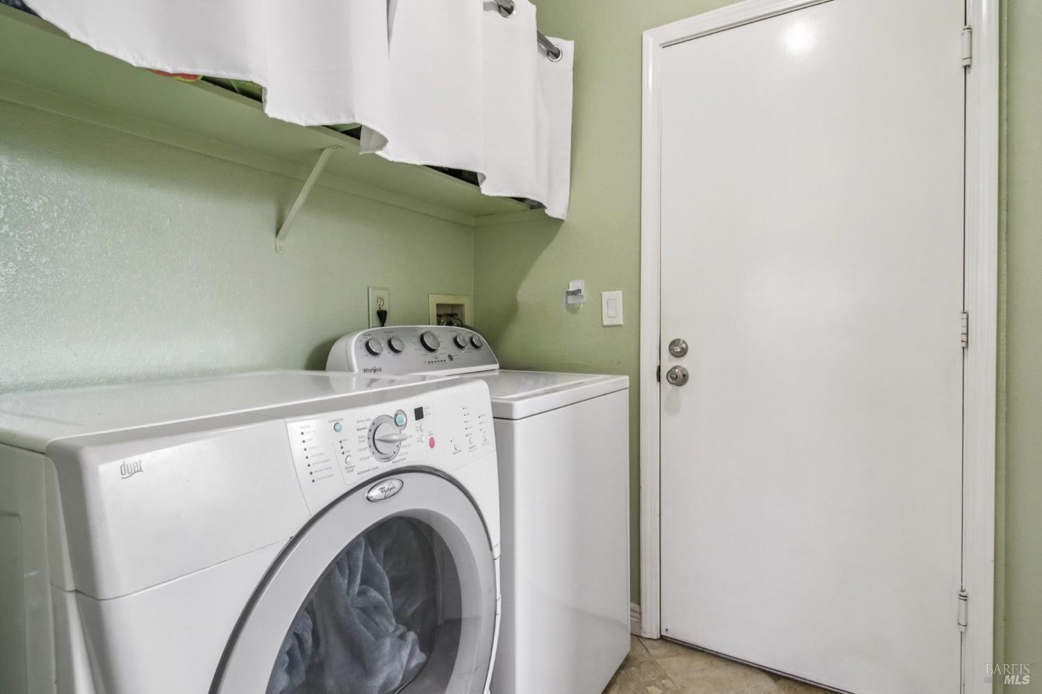 Detail Gallery Image 10 of 49 For 516 Mallory Ave, Windsor,  CA 95492 - 4 Beds | 2/1 Baths