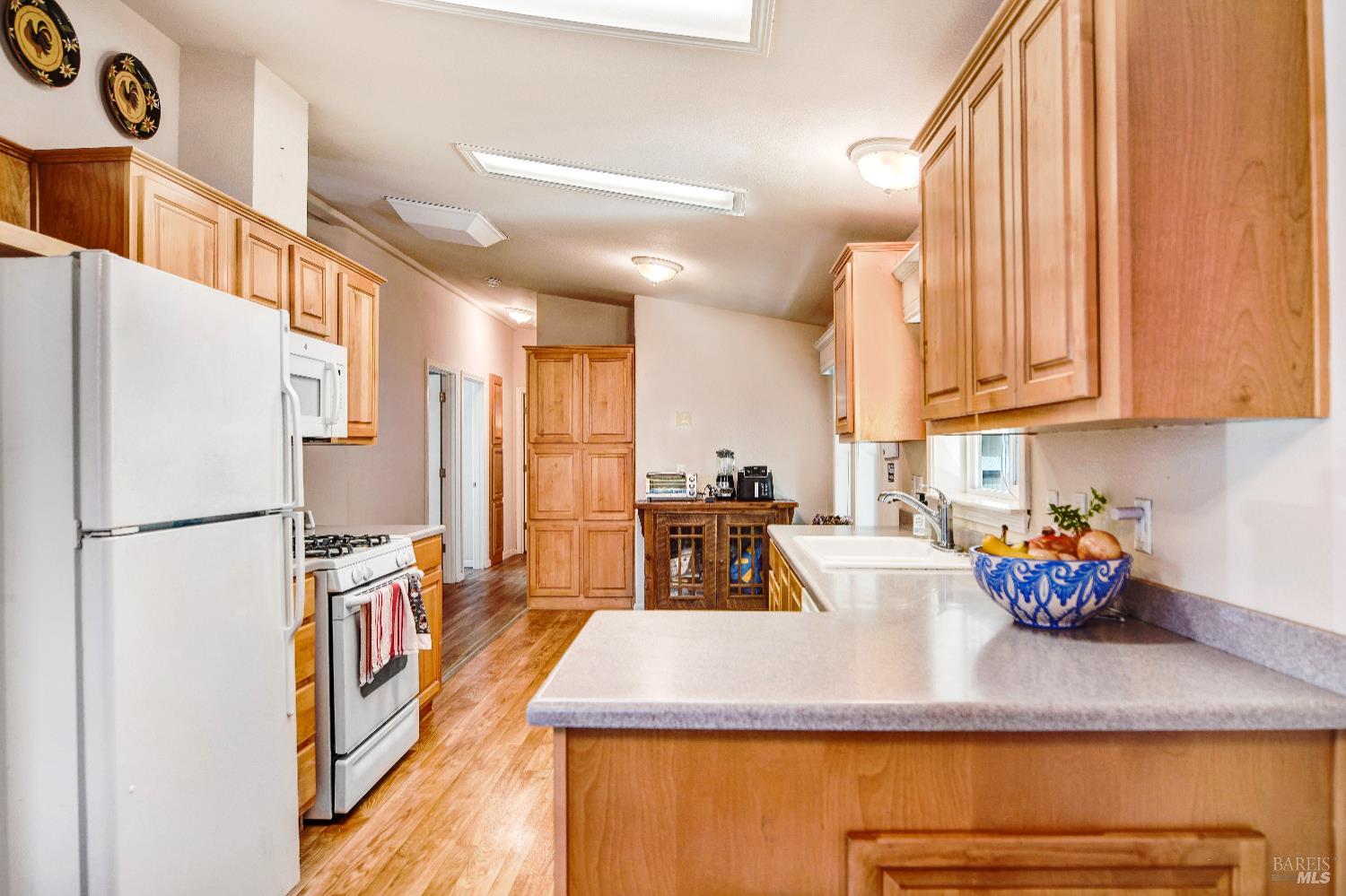 Detail Gallery Image 8 of 34 For 317 Tammy Way, Napa,  CA 94558 - 3 Beds | 2 Baths