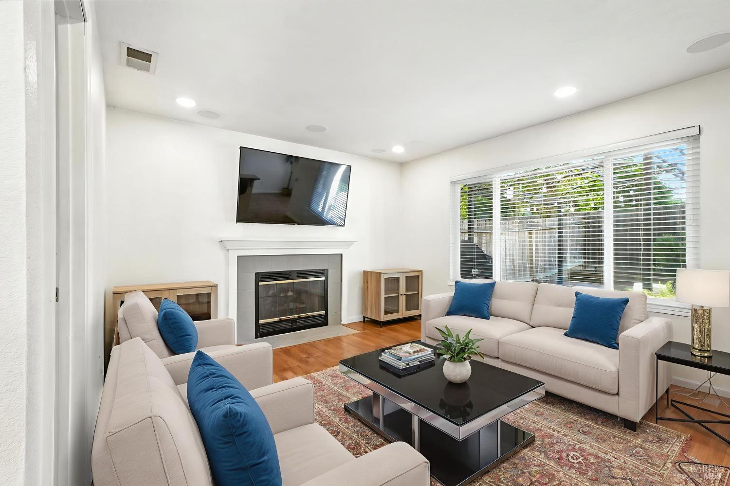 Detail Gallery Image 11 of 45 For 849 Cameron Ct, Vacaville,  CA 95687 - 3 Beds | 2/1 Baths