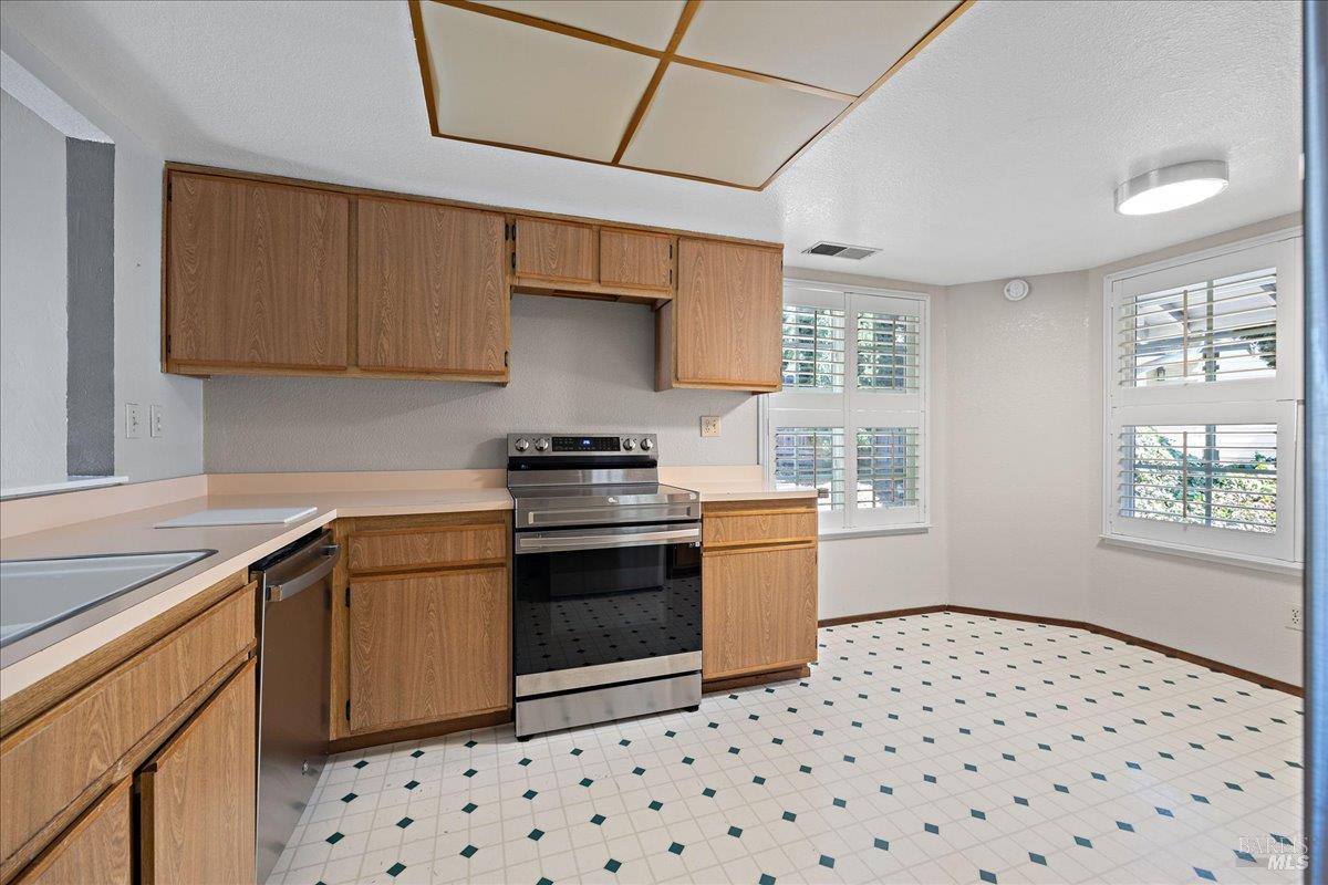 Detail Gallery Image 21 of 38 For 138 Compass Ct, Vallejo,  CA 94590 - 2 Beds | 1 Baths