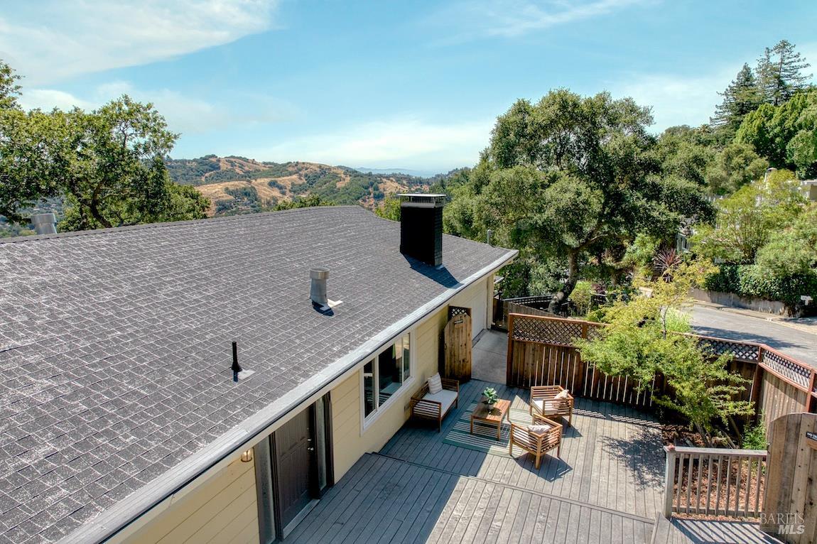 Detail Gallery Image 50 of 54 For 76 Oak Springs Dr, San Anselmo,  CA 94960 - 5 Beds | 3/1 Baths