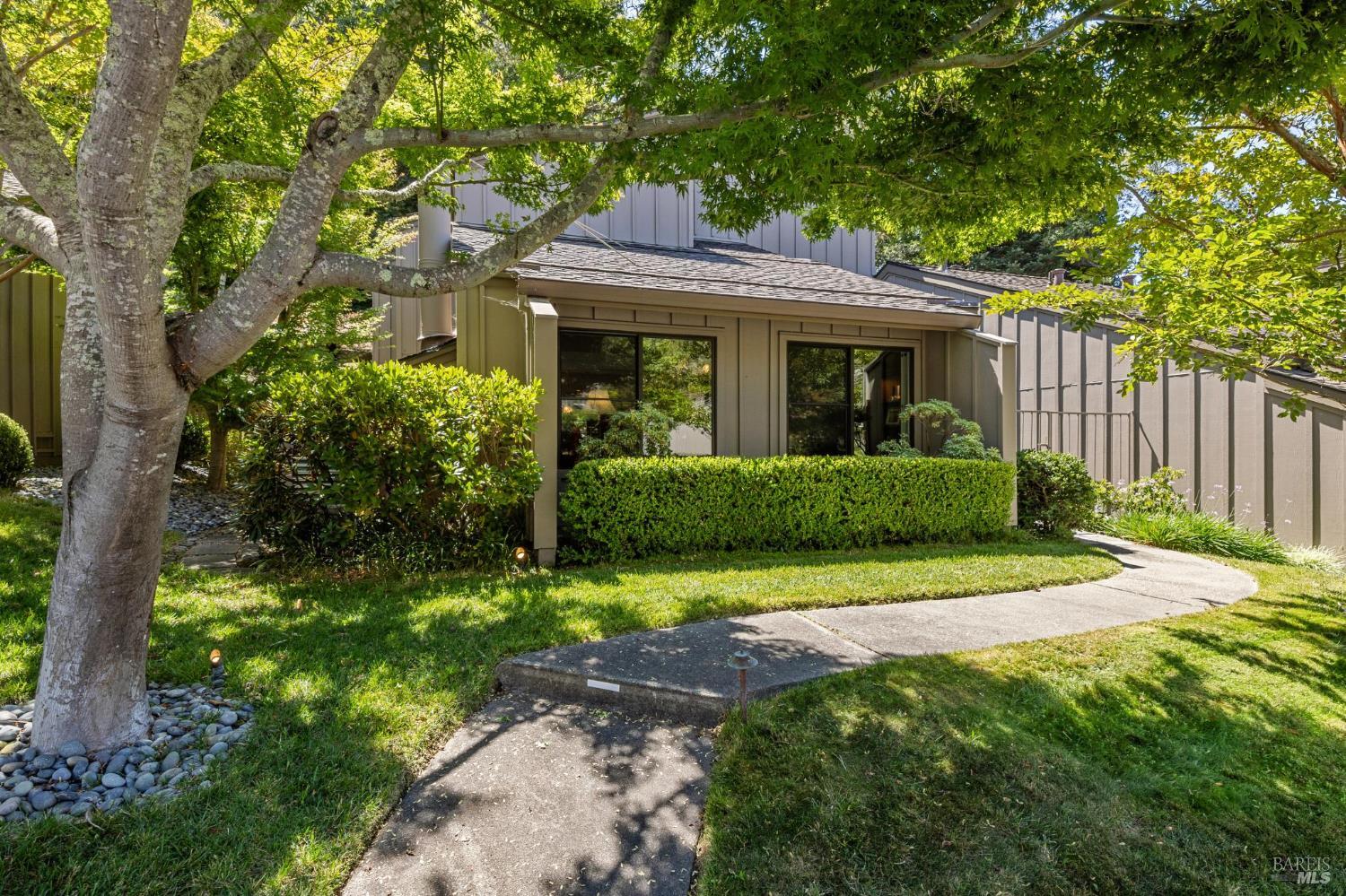 Detail Gallery Image 4 of 48 For 12 Eagle Gap Rd, Novato,  CA 94949 - 4 Beds | 2/1 Baths