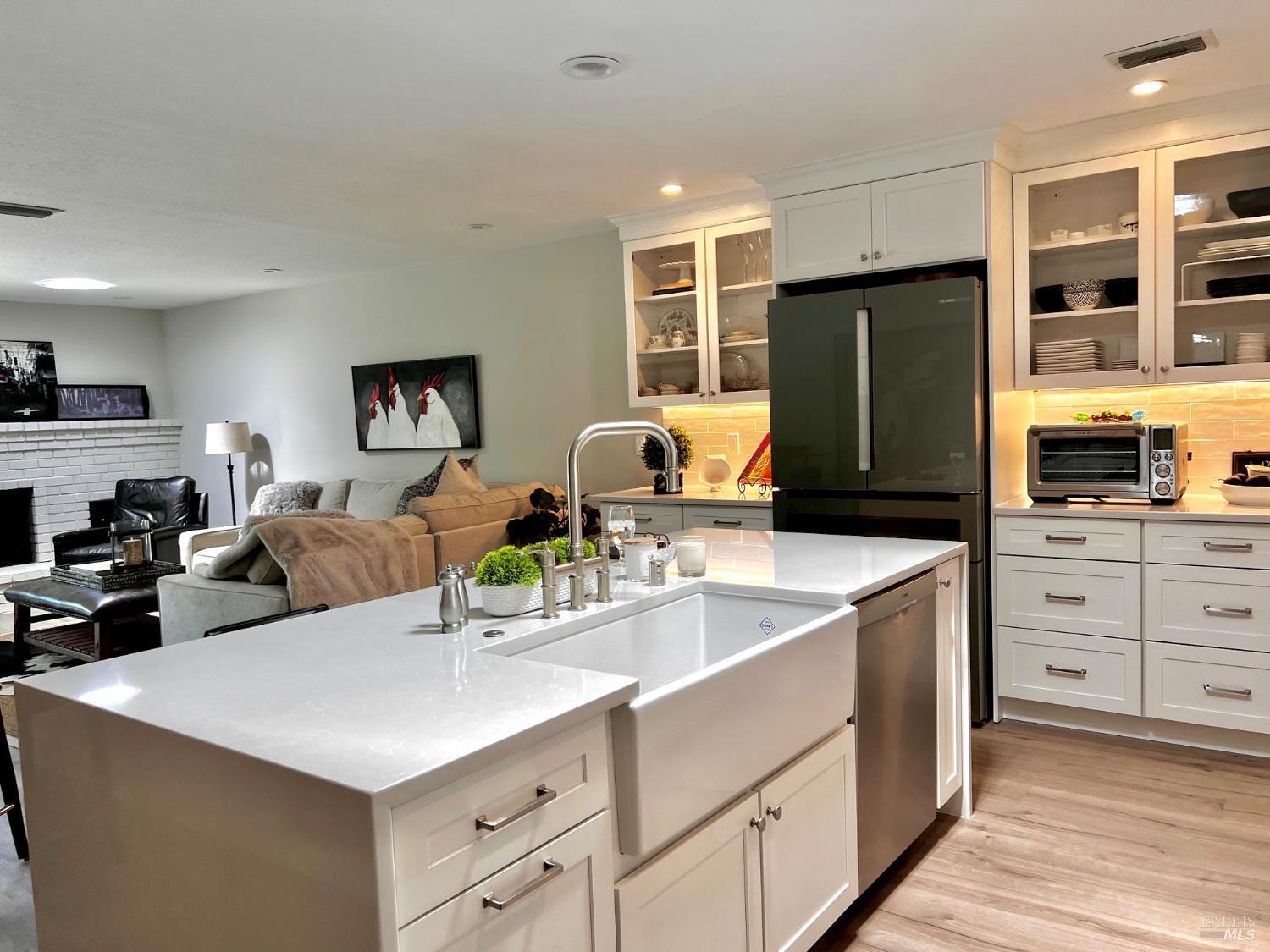 Detail Gallery Image 2 of 14 For 135 Vineyard Cir, Yountville,  CA 94599 - 2 Beds | 2 Baths