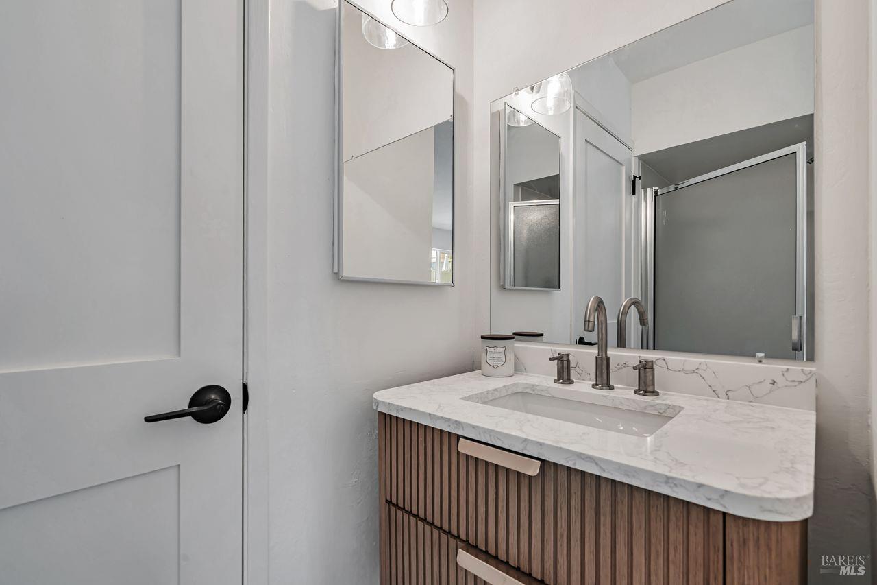 Detail Gallery Image 29 of 36 For 1267 Valley Oak Ct #F,  Novato,  CA 94947 - 3 Beds | 1/1 Baths
