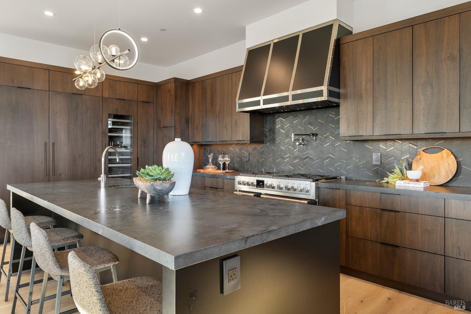 Detail Gallery Image 12 of 47 For 2156 Wedgewood Way, Santa Rosa,  CA 95404 - 4 Beds | 4/1 Baths