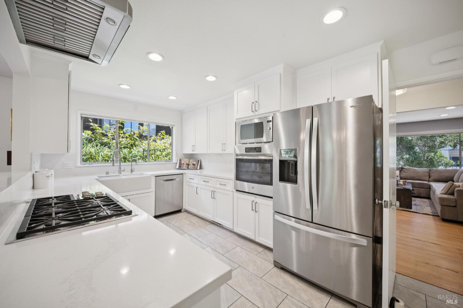 Detail Gallery Image 8 of 47 For 31 Knoll Ln, Mill Valley,  CA 94941 - – Beds | – Baths