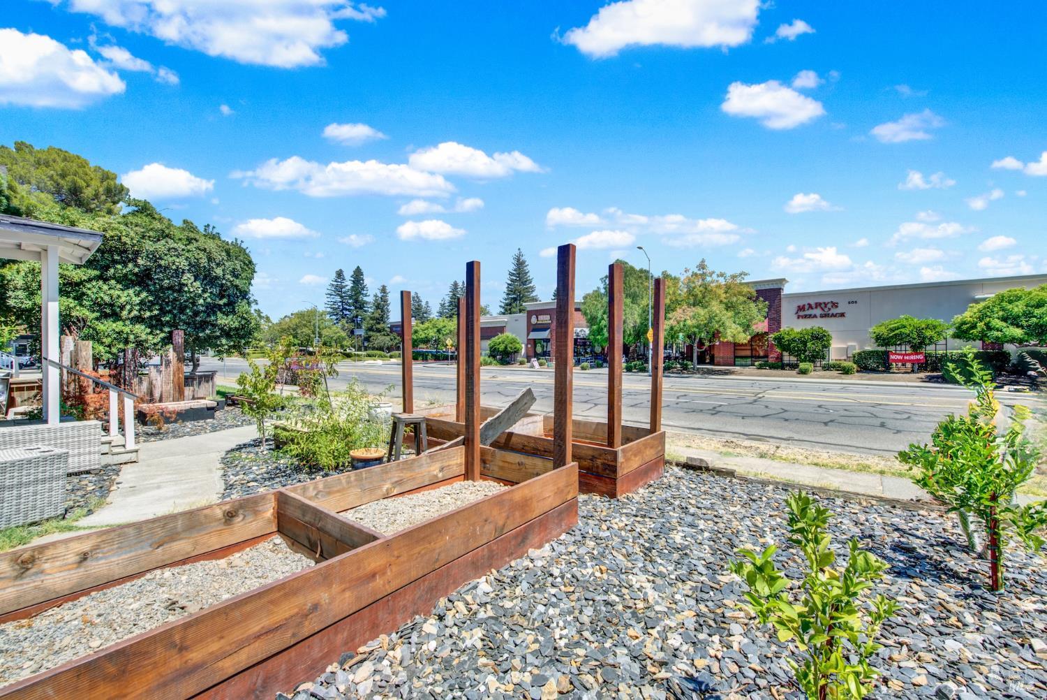 Detail Gallery Image 9 of 27 For 512 Davis St, Vacaville,  CA 95688 - 2 Beds | 2 Baths
