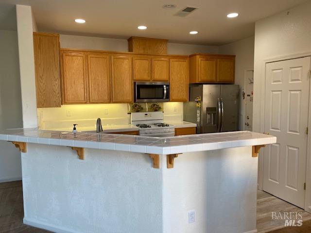 Detail Gallery Image 11 of 30 For 5041 N Parr Ln, Fairfield,  CA 94533 - 3 Beds | 2/1 Baths
