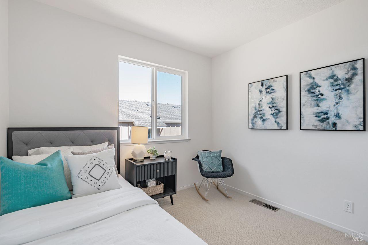 Detail Gallery Image 25 of 36 For 1267 Valley Oak Ct #F,  Novato,  CA 94947 - 3 Beds | 1/1 Baths