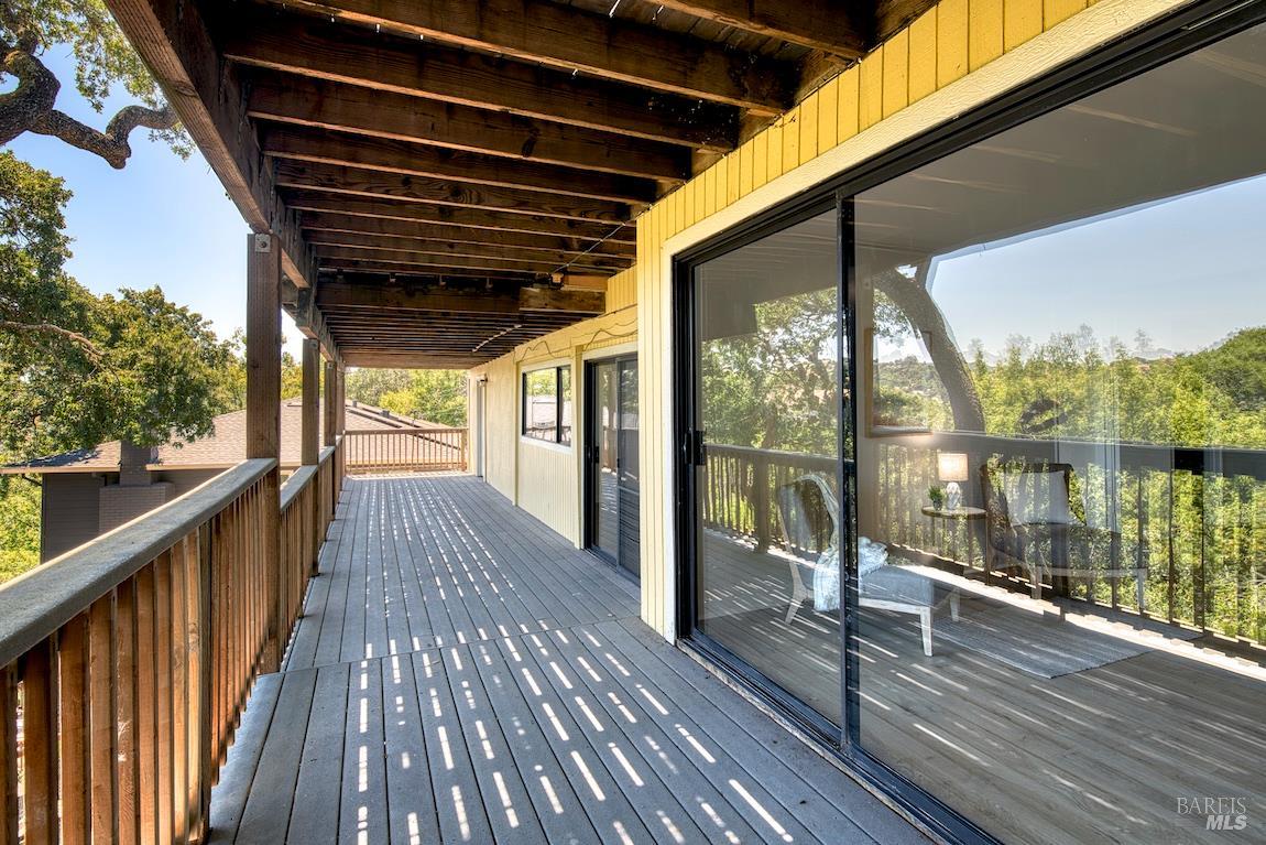 Detail Gallery Image 25 of 54 For 76 Oak Springs Dr, San Anselmo,  CA 94960 - 5 Beds | 3/1 Baths