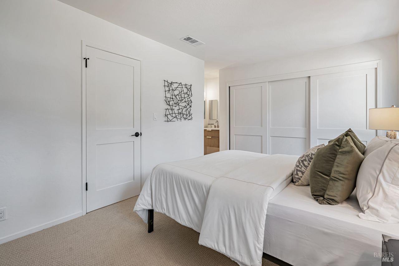 Detail Gallery Image 19 of 36 For 1267 Valley Oak Ct #F,  Novato,  CA 94947 - 3 Beds | 1/1 Baths