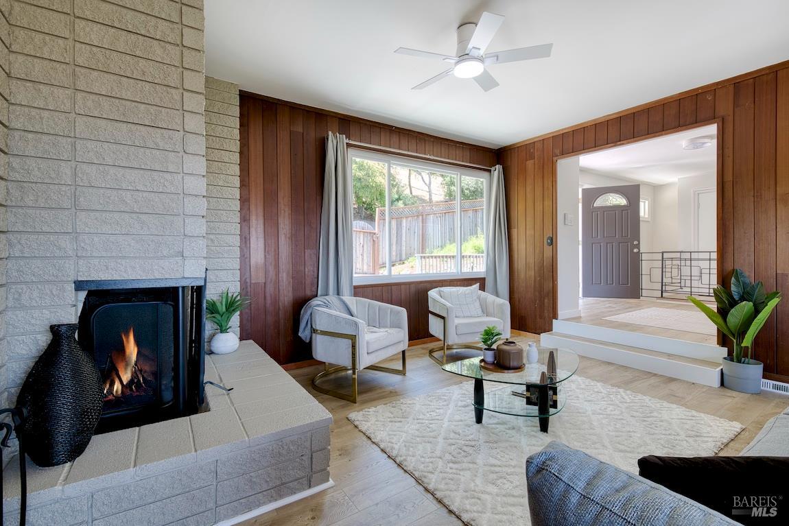 Detail Gallery Image 8 of 54 For 76 Oak Springs Dr, San Anselmo,  CA 94960 - 5 Beds | 3/1 Baths