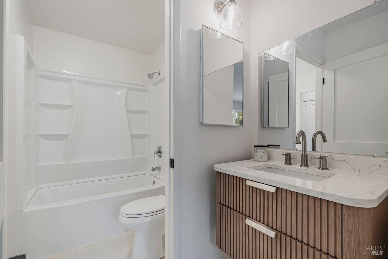 Detail Gallery Image 21 of 36 For 1267 Valley Oak Ct #F,  Novato,  CA 94947 - 3 Beds | 1/1 Baths