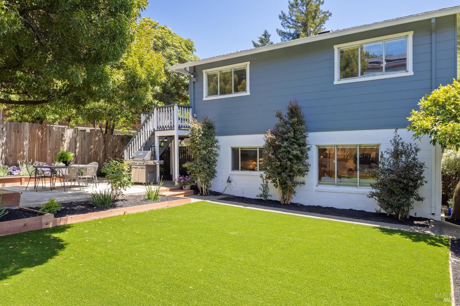Detail Gallery Image 20 of 47 For 31 Knoll Ln, Mill Valley,  CA 94941 - – Beds | – Baths