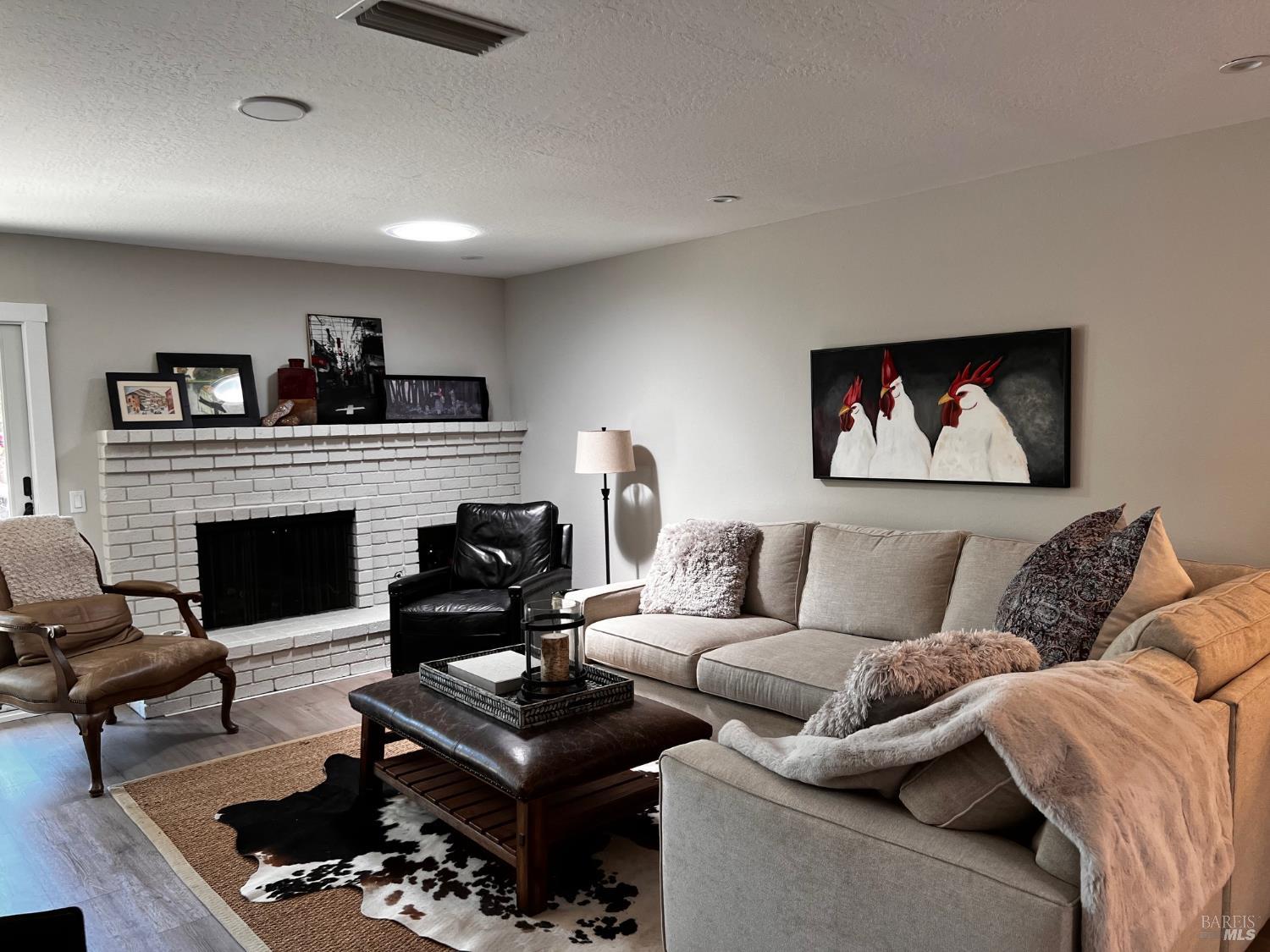 Detail Gallery Image 4 of 14 For 135 Vineyard Cir, Yountville,  CA 94599 - 2 Beds | 2 Baths