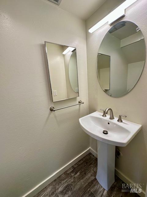 Detail Gallery Image 8 of 15 For 1859 Primavera Dr, Santa Rosa,  CA 95409 - 3 Beds | 1/1 Baths