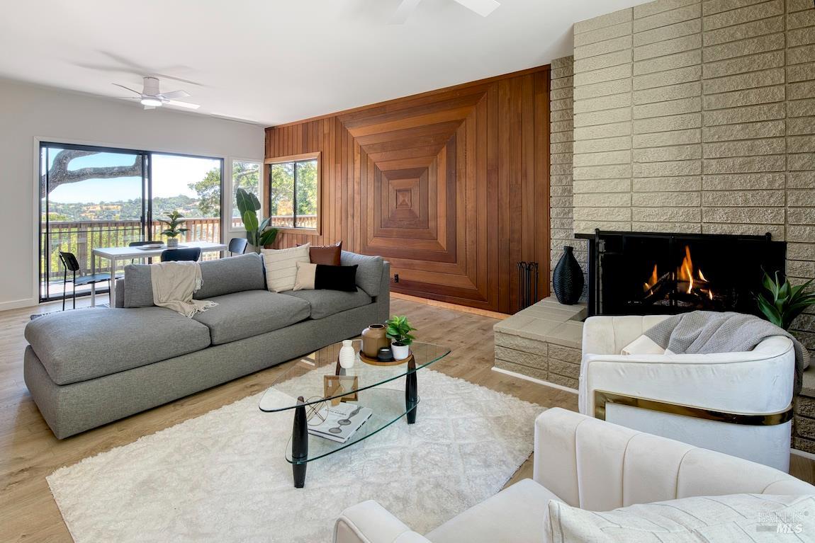 Detail Gallery Image 2 of 54 For 76 Oak Springs Dr, San Anselmo,  CA 94960 - 5 Beds | 3/1 Baths
