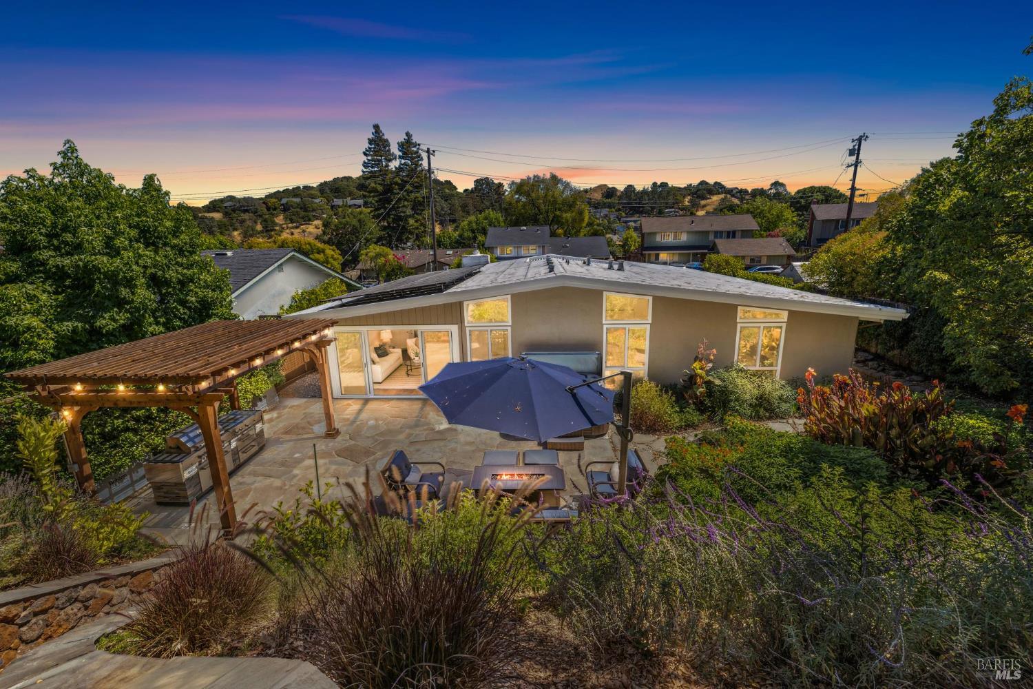 Detail Gallery Image 41 of 42 For 24 Twelveoak Hill Dr, San Rafael,  CA 94903 - 4 Beds | 2 Baths