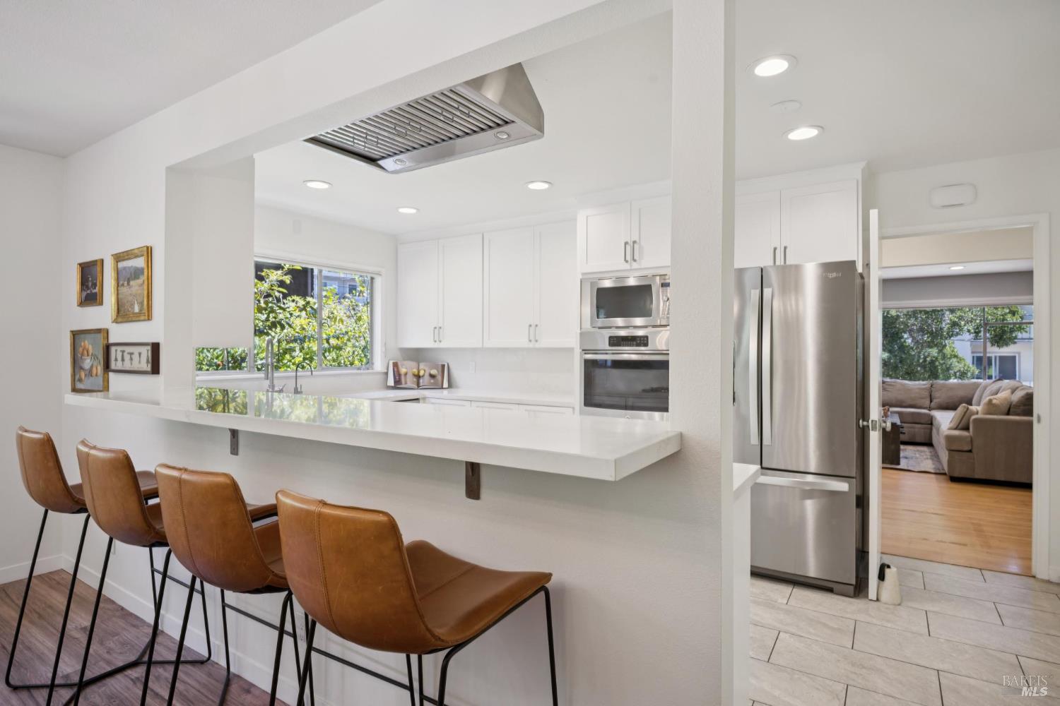Detail Gallery Image 9 of 47 For 31 Knoll Ln, Mill Valley,  CA 94941 - – Beds | – Baths