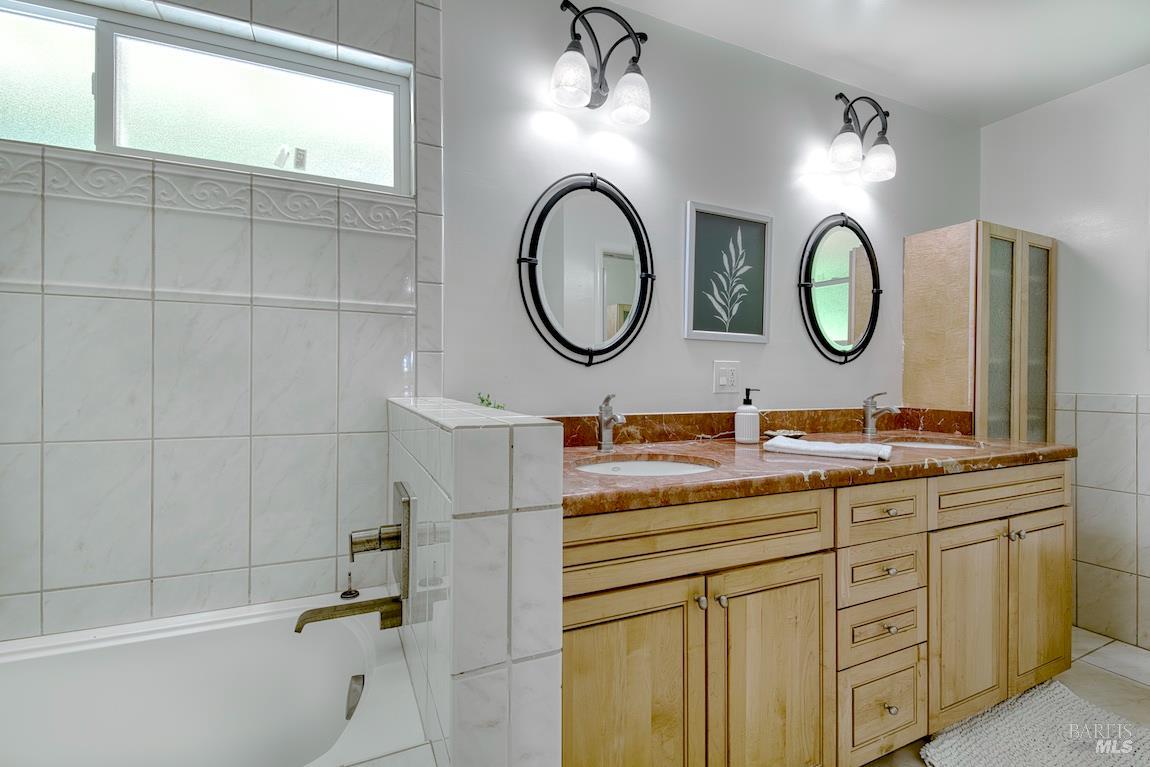 Detail Gallery Image 35 of 54 For 76 Oak Springs Dr, San Anselmo,  CA 94960 - 5 Beds | 3/1 Baths