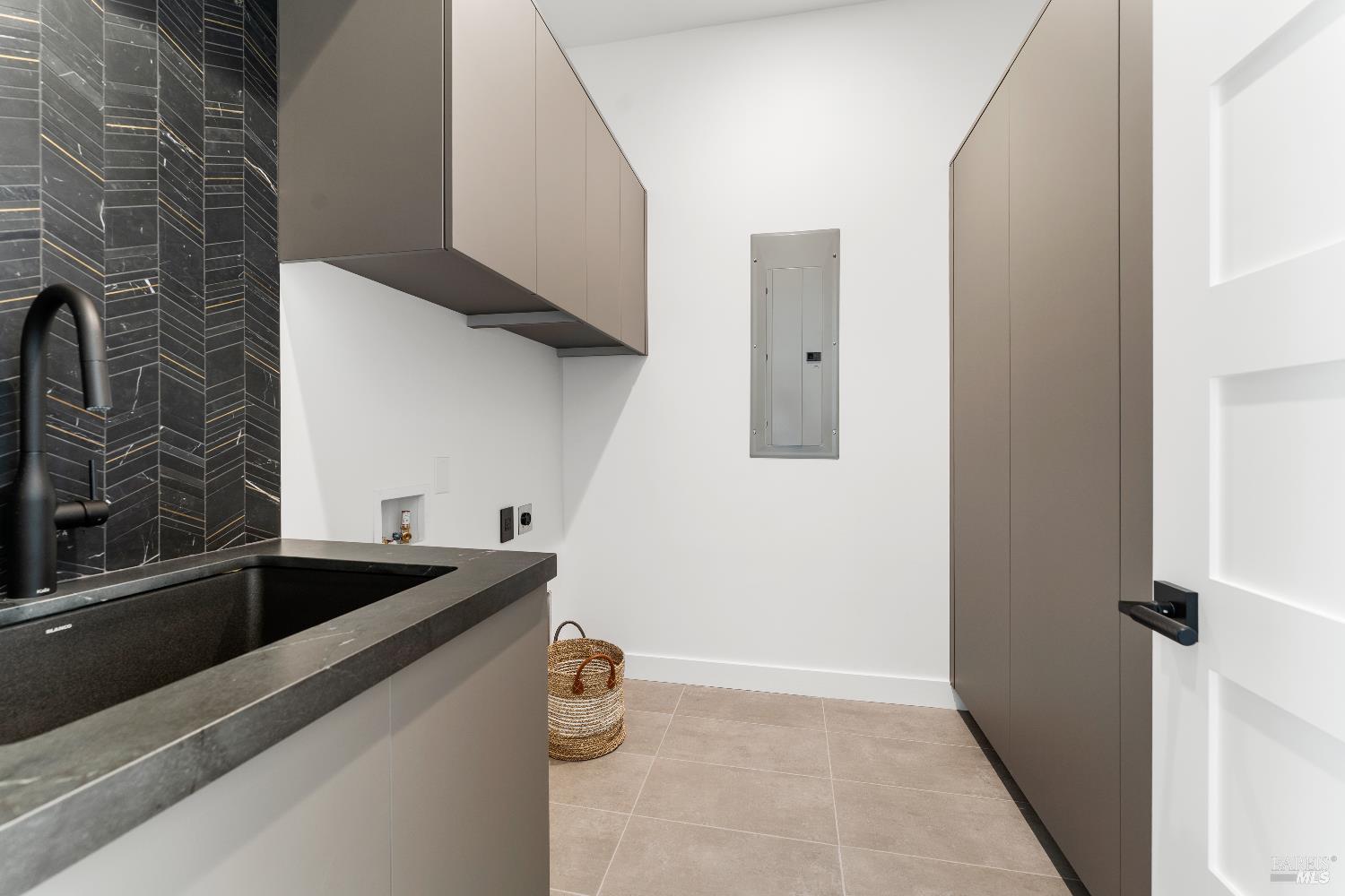 Detail Gallery Image 37 of 47 For 2156 Wedgewood Way, Santa Rosa,  CA 95404 - 4 Beds | 4/1 Baths