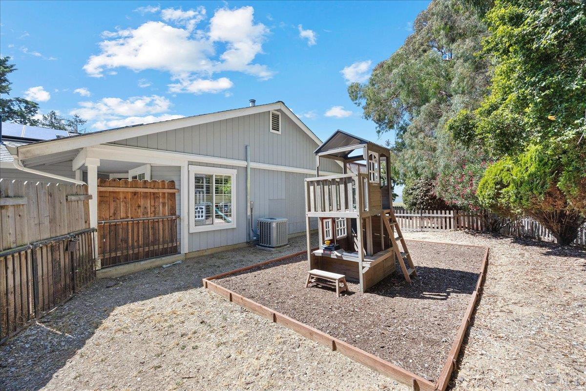 Detail Gallery Image 27 of 38 For 138 Compass Ct, Vallejo,  CA 94590 - 2 Beds | 1 Baths