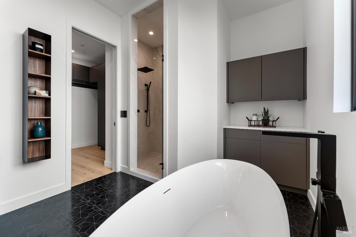 Detail Gallery Image 24 of 47 For 2156 Wedgewood Way, Santa Rosa,  CA 95404 - 4 Beds | 4/1 Baths