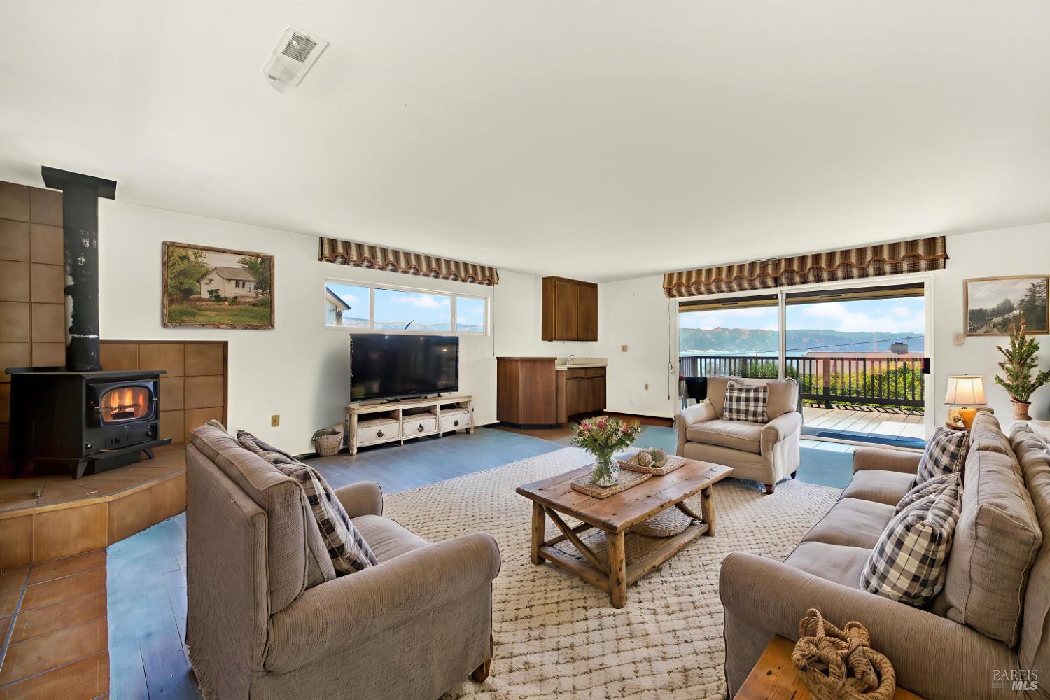 Detail Gallery Image 10 of 68 For 1090 Blueridge Dr, Napa,  CA 94558 - 2 Beds | 2 Baths