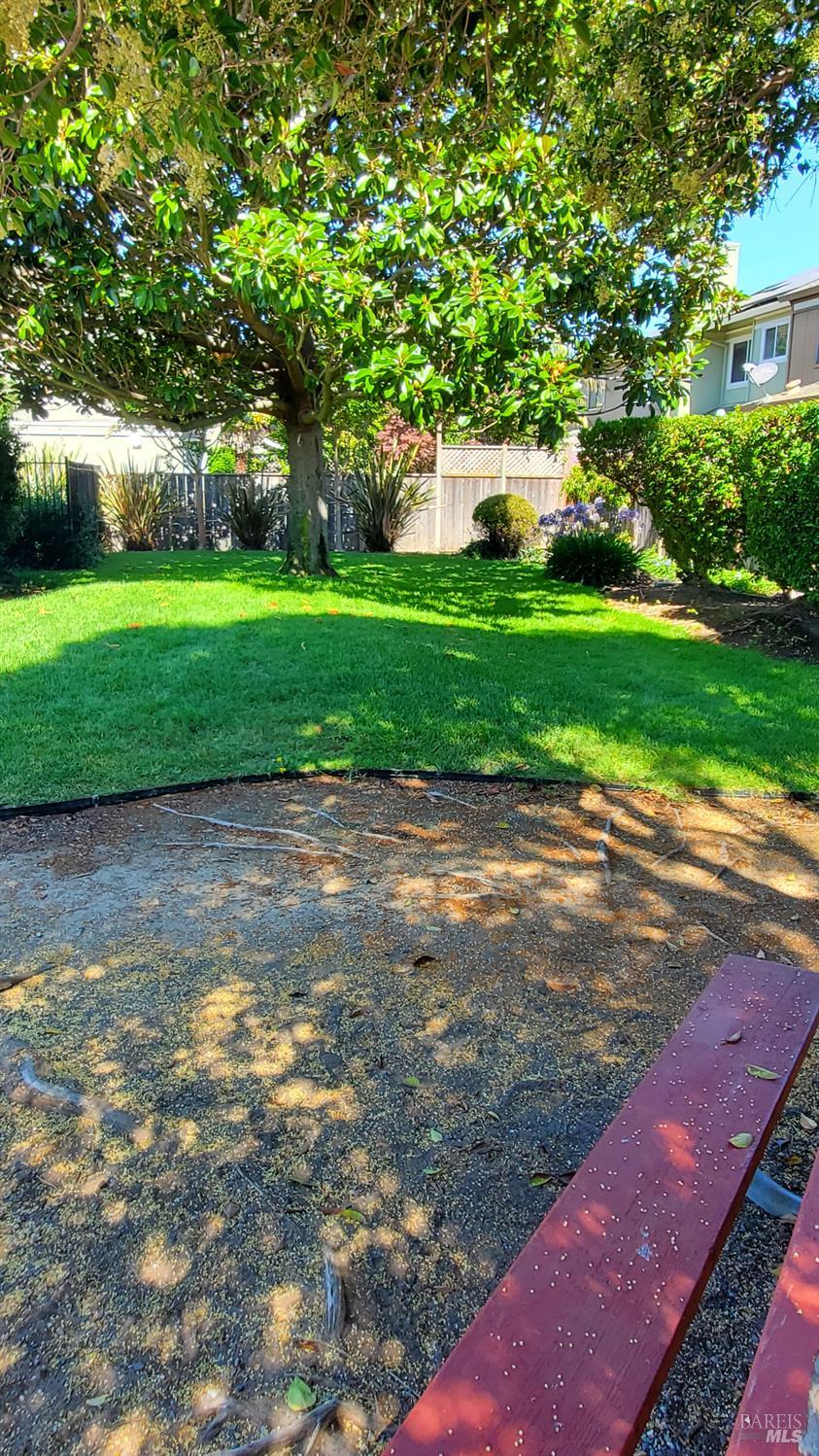 Detail Gallery Image 53 of 69 For 125 Spinnaker Point Dr, San Rafael,  CA 94901 - 2 Beds | 2 Baths