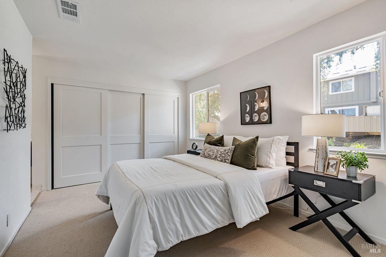 Detail Gallery Image 22 of 36 For 1267 Valley Oak Ct #F,  Novato,  CA 94947 - 3 Beds | 1/1 Baths