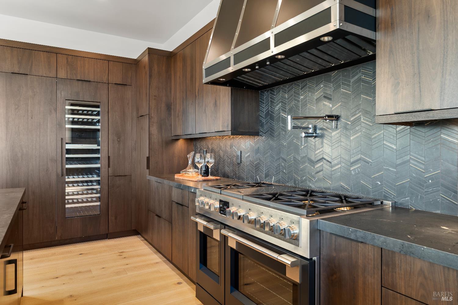 Detail Gallery Image 2 of 47 For 2156 Wedgewood Way, Santa Rosa,  CA 95404 - 4 Beds | 4/1 Baths