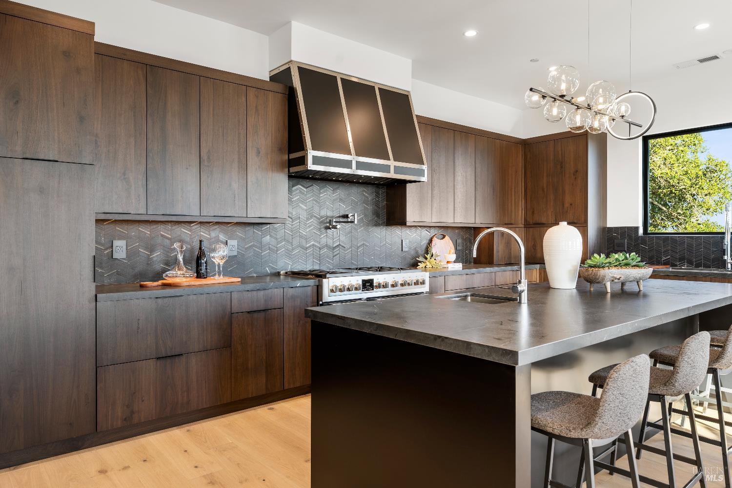 Detail Gallery Image 11 of 47 For 2156 Wedgewood Way, Santa Rosa,  CA 95404 - 4 Beds | 4/1 Baths